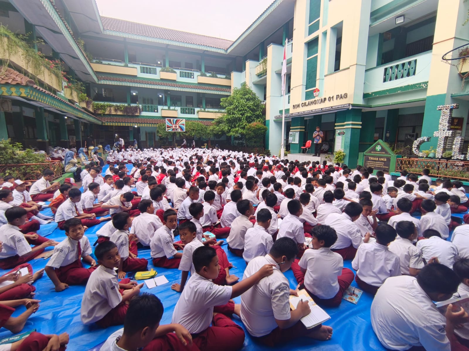 Wisata LiterAsyik Ke SDN Cilangkap 01 Pagi